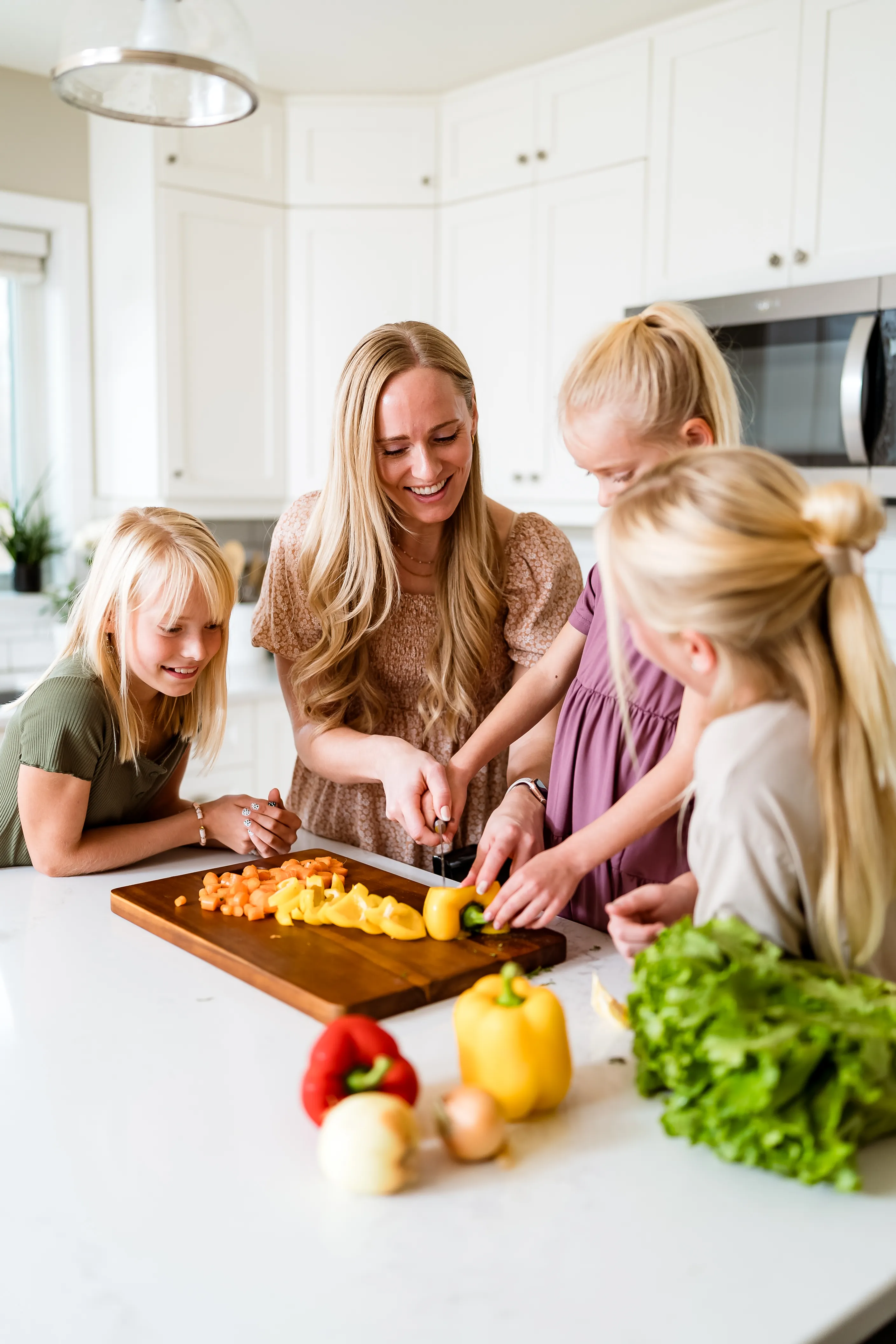 Ashley in the kitchen with her kids (credit:Mark Eadie)